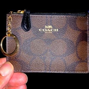 Woman’s Coach Wallet/Keychain